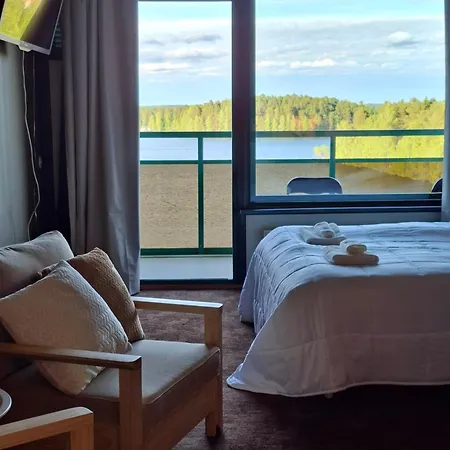 Huone Upealla Jaervimaisemalla Apartman Ikaalinen